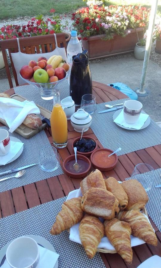 Chez Yvette , C'Est Chouette!! Acomodação com café da manhã Carcassonne Exterior foto